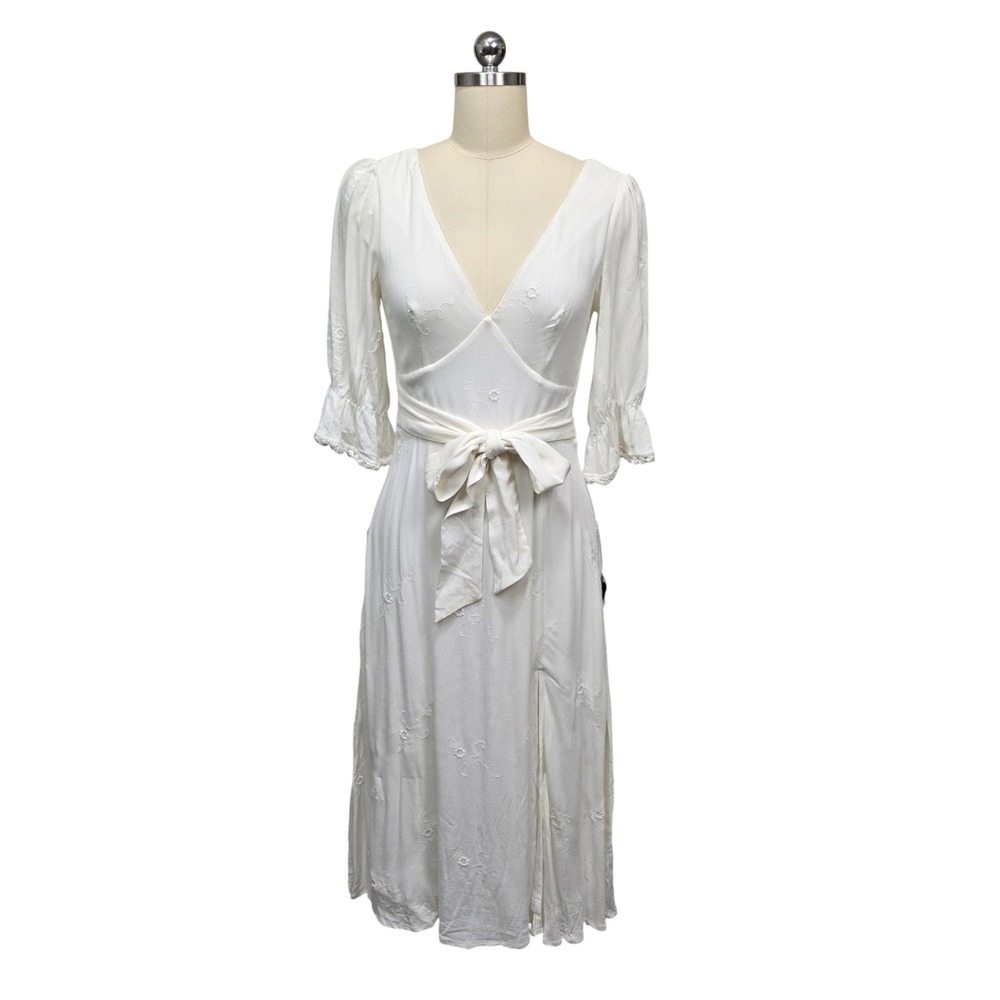 NWT Lulus White Embroidered V Neck Wrap Midi Dress with Tie Waist Size Small‎